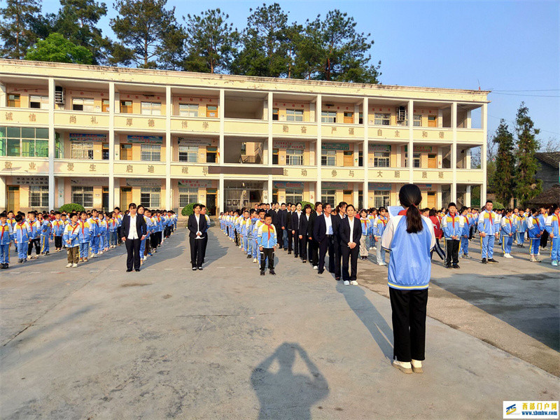 石阡县本庄镇沙沟小学开展“诚信教育”主题活动(图1) 434ad7670d9d565.jpg