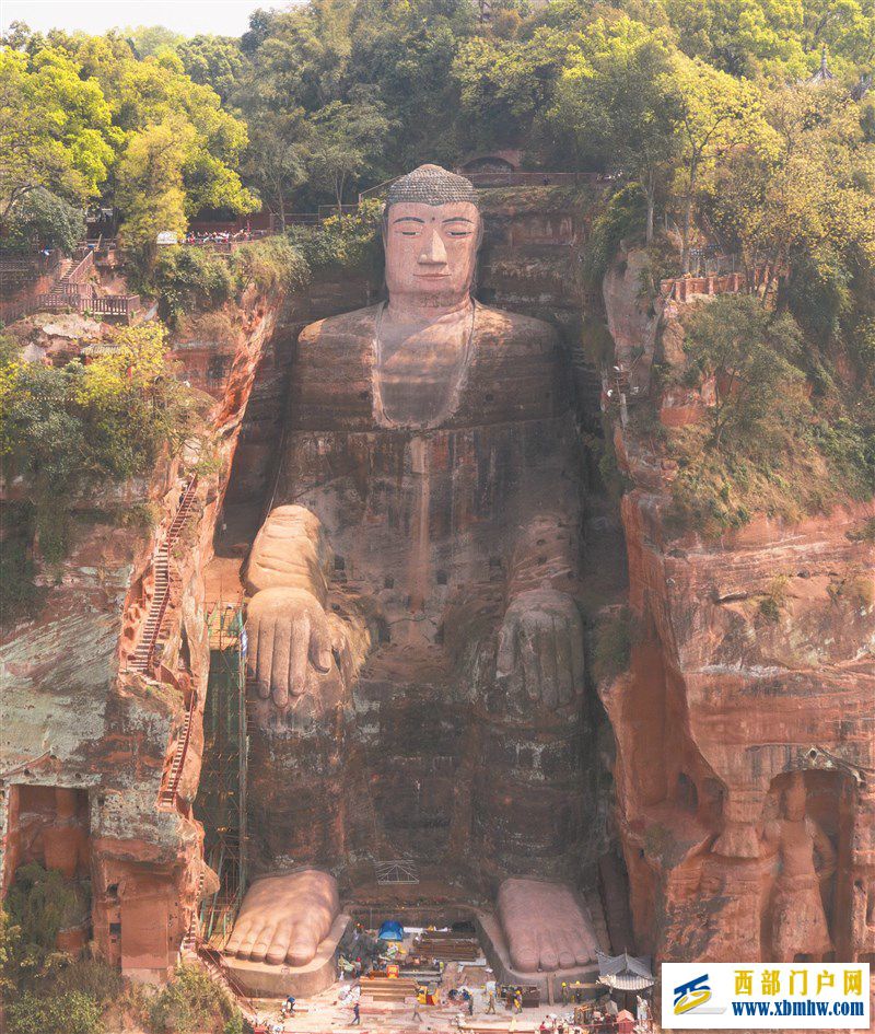 乐山大佛2研究院合力守护(图1) 乐山大佛2研究院合力守护(图1)