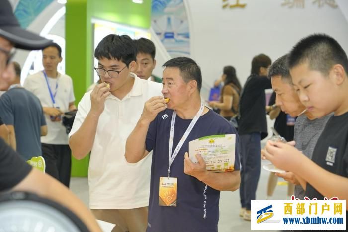 内蒙古特色粮油产品在中国粮食交易大会签单143.8亿元(图2) 内蒙古特色粮油产品在中国粮食交易大会签单143.8亿元(图2)