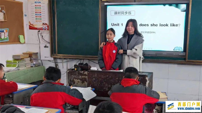 周娅琴:教育的坚守者与点灯人(图2) 周娅琴:教育的坚守者与点灯人(图2)