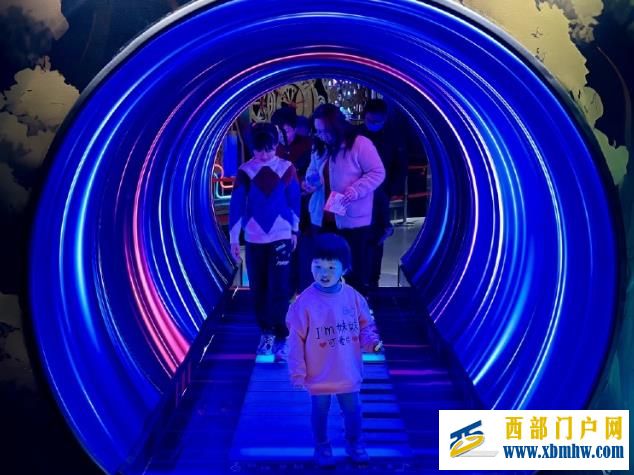 科普“年货”受青睐!春节假期重庆科技馆接待观众6万余人次(图3) 科普“年货”受青睐!春节假期重庆科技馆接待观众6万余人次(图3)