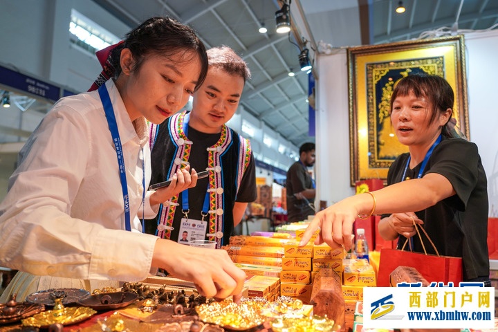 风从“南博”来(图3) 风从“南博”来(图3)