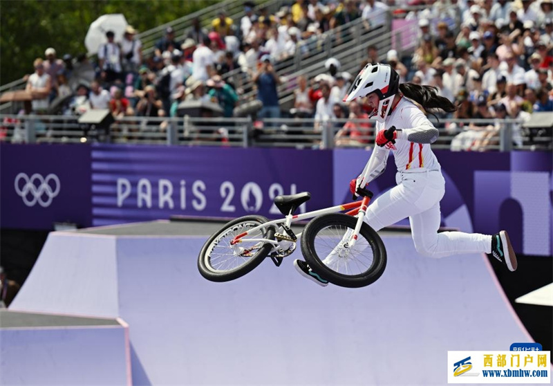 自由式小轮车——邓雅文获得女子公园赛冠军(图13) 自由式小轮车——邓雅文获得女子公园赛冠军(图13)