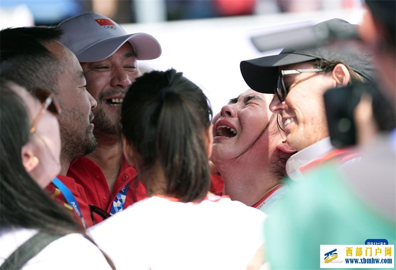 自由式小轮车——邓雅文获得女子公园赛冠军(图22) 自由式小轮车——邓雅文获得女子公园赛冠军(图22)