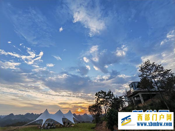 贵州荔波凤凰山：星空山野露营点燃国庆假期(图1)