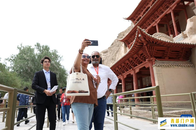 敦煌：镶嵌在沙漠里的绿宝石(图6)