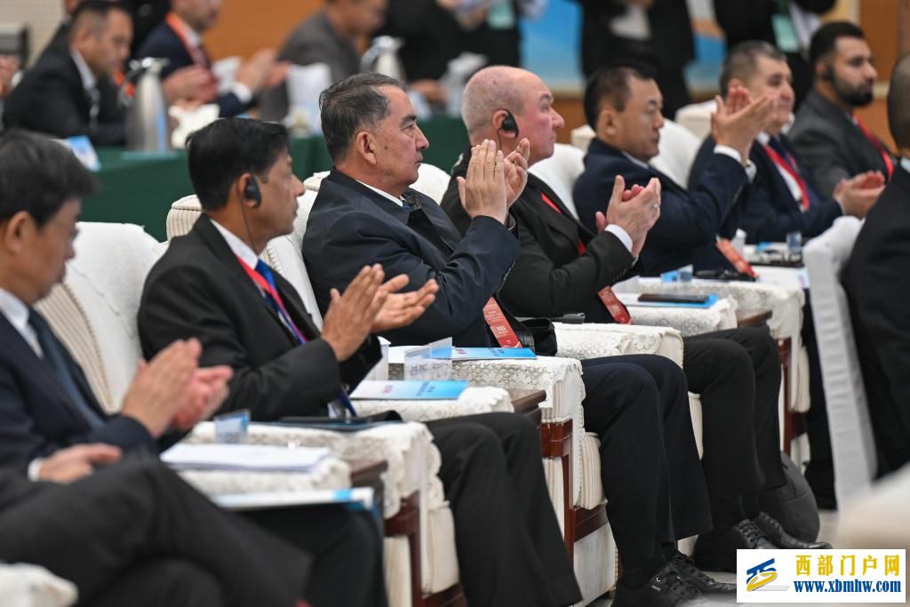 中国（喀什）—中亚南亚法治论坛（2025）在新疆喀什举行(图1)