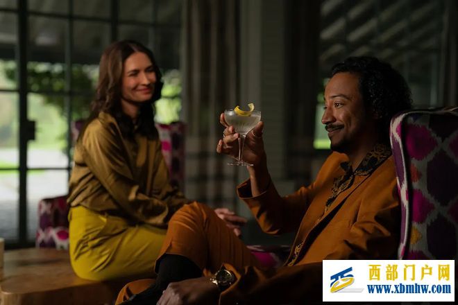 《绝命毒师》主创操刀,是“高开低走”还是“神剧诞生”?(图3) 《绝命毒师》主创操刀,是“高开低走”还是“神剧诞生”?(图3)